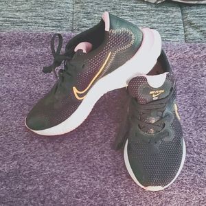 Nike Renew, 6.5, black and pink